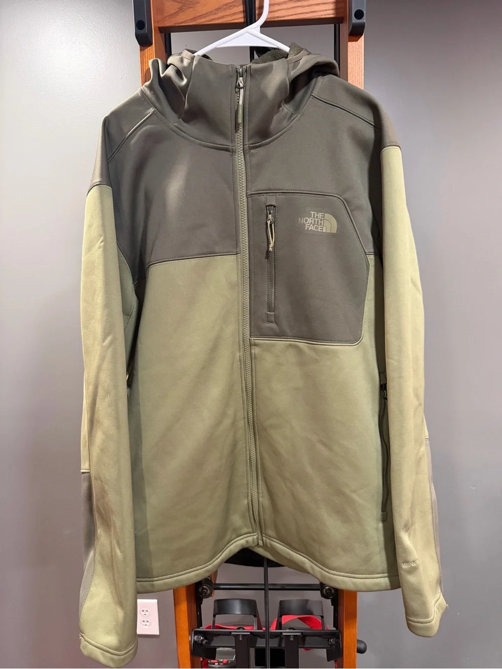 The North Face Men’s XL Apex Risor Hooded Softshell Jacket Olive Green Full Zip